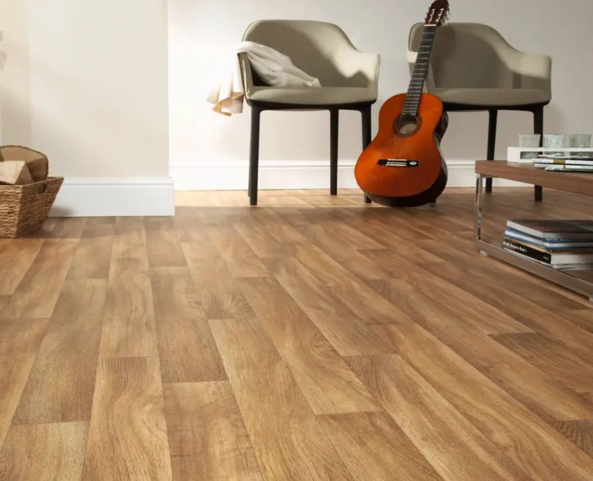 Detalle del acabado visible del producto Suelo Vinílico en Rollo Roble Oro 262 M