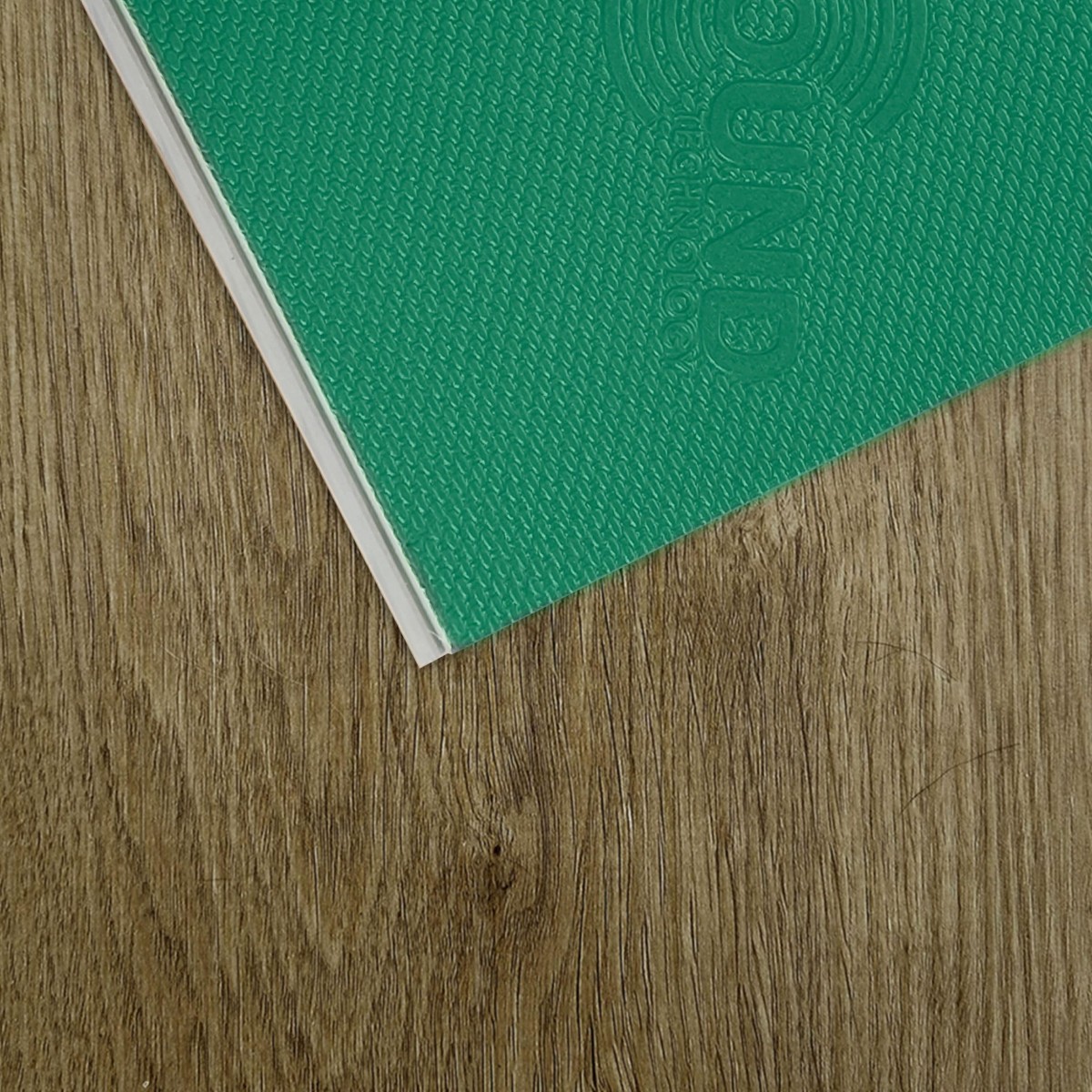 suelo vinílico pvc greenflooring roble bamako spc click con superficie con textura