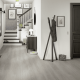 Estética de Egger Naturesense Aqua+ 72h Classic 8/33 V4 Roble Baronia Gris EL 2135