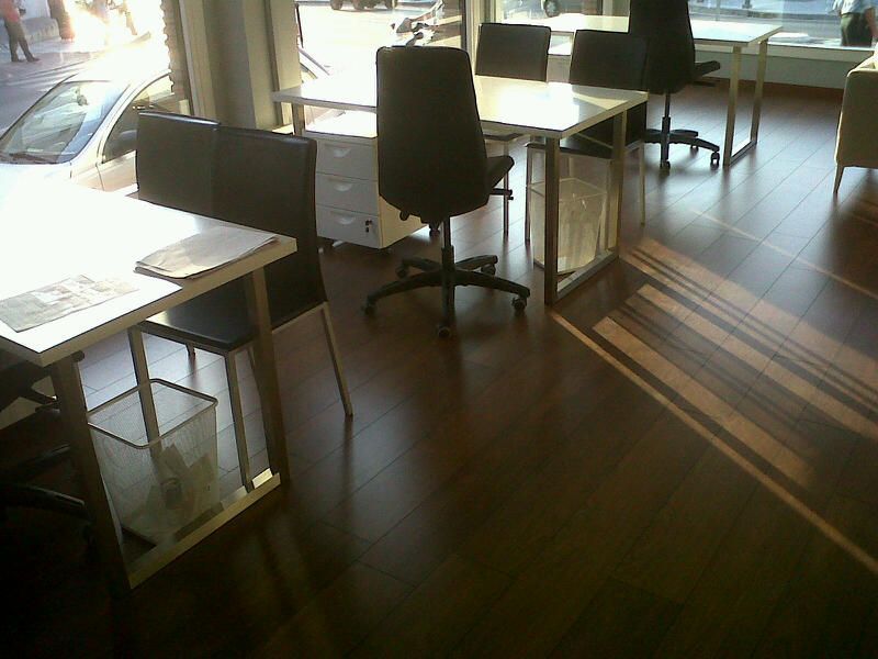 Otra perspectiva del parquet laminado montado por Viva Parquet
