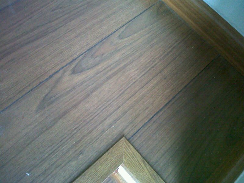 Se aprecia la terminaci&oacute;n del parquet con la escalera