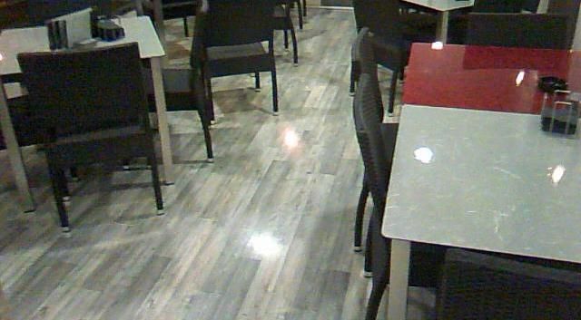 Tarima Kronoswiss AC5 Aspecto del restaurante con el Parquet Kronoswiss AC5 Grand Selection