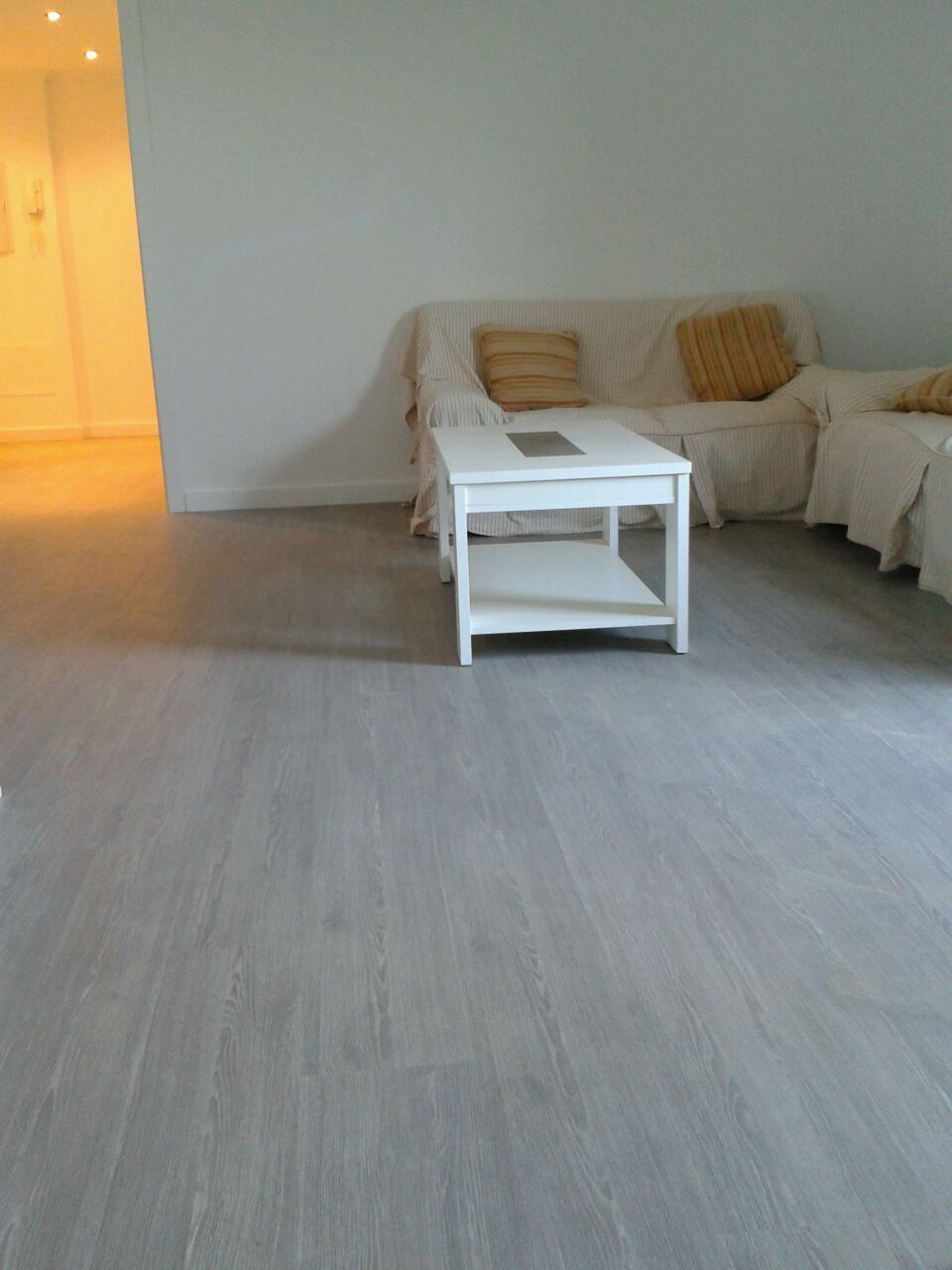 Kronoswiss Noblesse Style Antiestático Detalles del suelo laminado Kronoswiss Noblesse Style Instalado por Viva Parquet